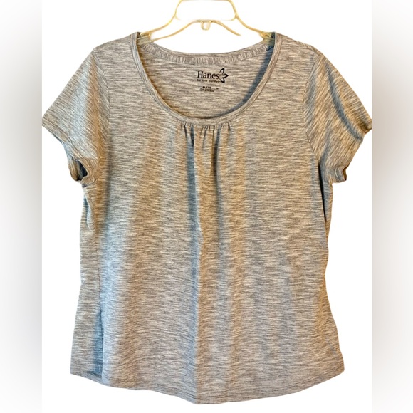 Hanes Tops - Hanes XL heathered gray scoop neck tee shirt